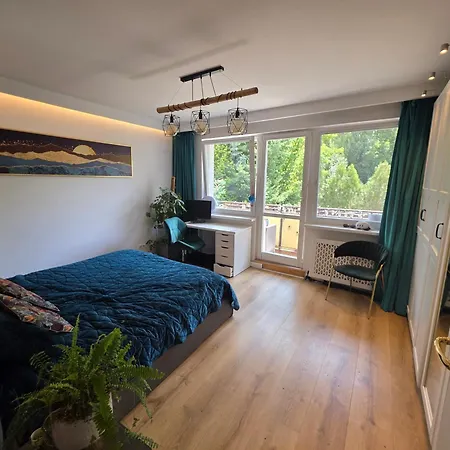 Premium Up To 5p, 15 Min To Center, Tree View, 5 Min Walk To 2 Lakes With Attractions, Vr Googles, Led Fireplace, New *