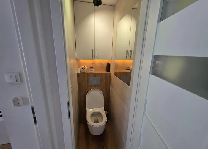 Premium Up To 5p, 15 Min To Center, Tree View, 5 Min Walk To 2 Lakes With Attractions, Vr Googles, Led Fireplace, New 아파트 *