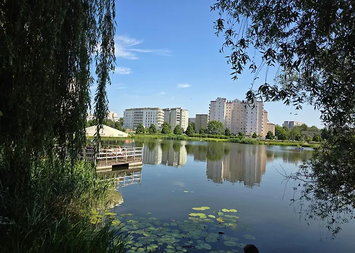 Premium Up To 5p, 15 Min To Center, Tree View, 5 Min Walk To 2 Lakes With Attractions, Vr Googles, Led Fireplace, New 아파트 *