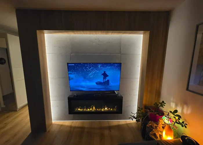 Premium Up To 5p, 15 Min To Center, Tree View, 5 Min Walk To 2 Lakes With Attractions, Vr Googles, Led Fireplace, New